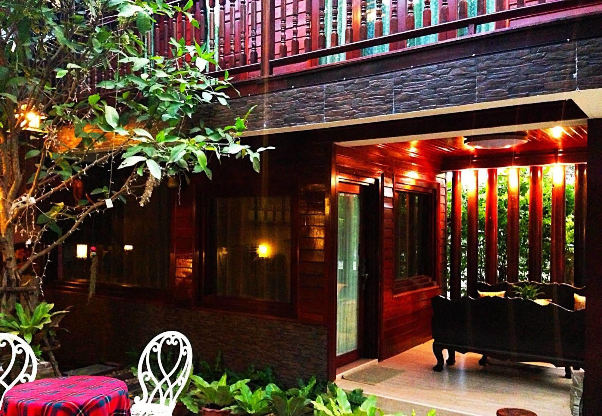 Baifern Homestay Phranakhonszi Ajutthaja Kültér fotó